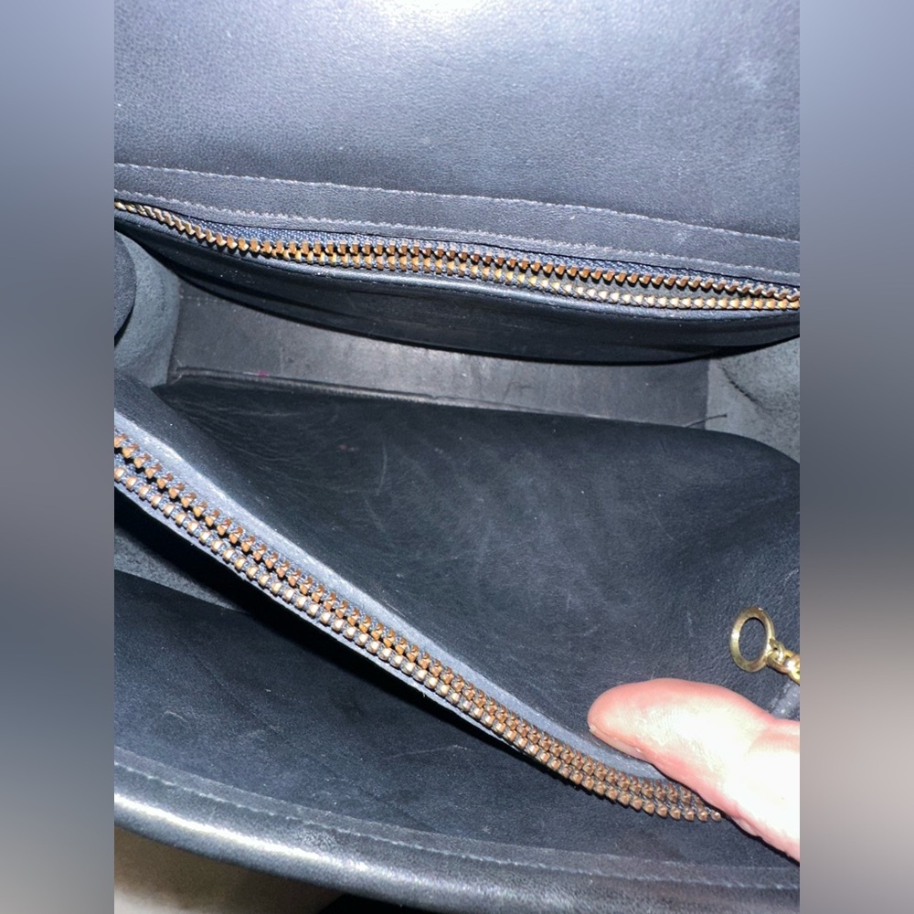 Vintage Coach Manor Black Leather and Gold and Brass Hardware - Picture 6 of 8